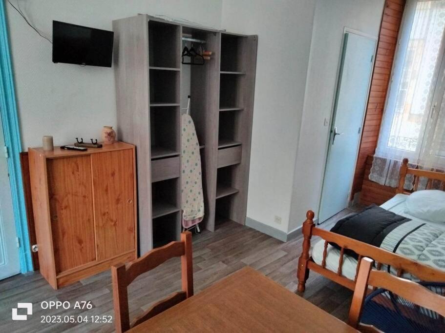 Le Nid Douillet Industriel Apartment La Bourboule Bagian luar foto