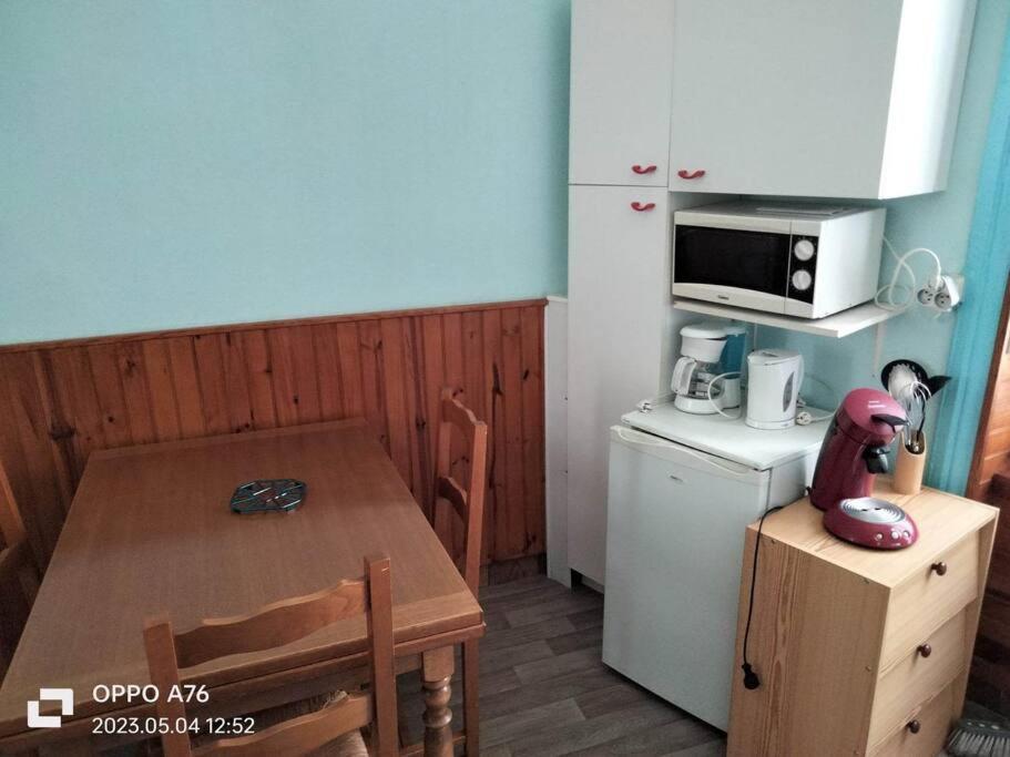 Le Nid Douillet Industriel Apartment La Bourboule Bagian luar foto