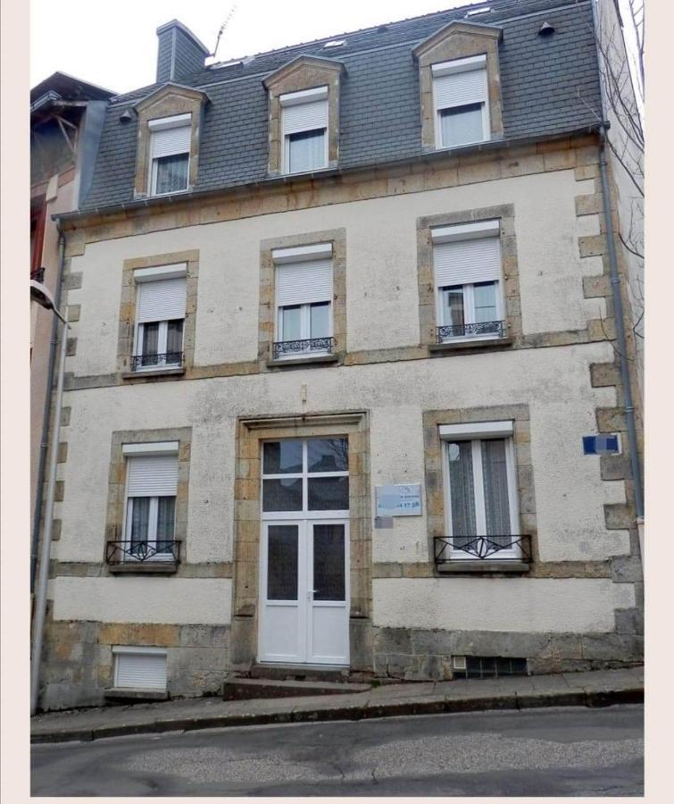 Le Nid Douillet Industriel Apartment La Bourboule Bagian luar foto